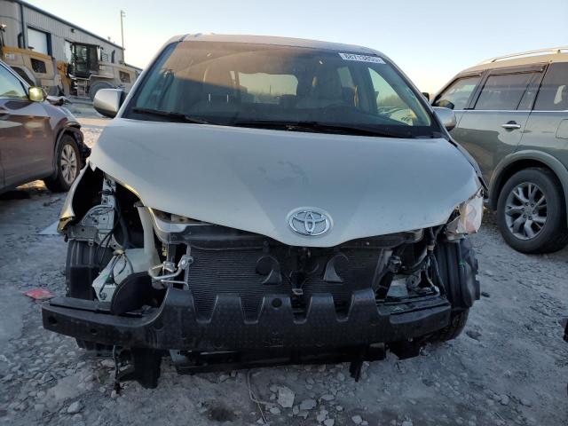 Photo 5 from auction – 2017 TOYOTA SIENNA XLE with VIN 5TDYZ3DC4HS816989