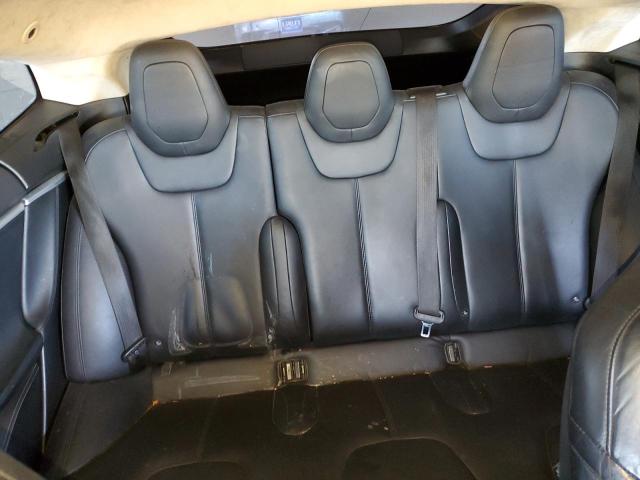 Снимка 10 от търг – 2015 TESLA MODEL S с VIN 5YJSA1E1XFF119231