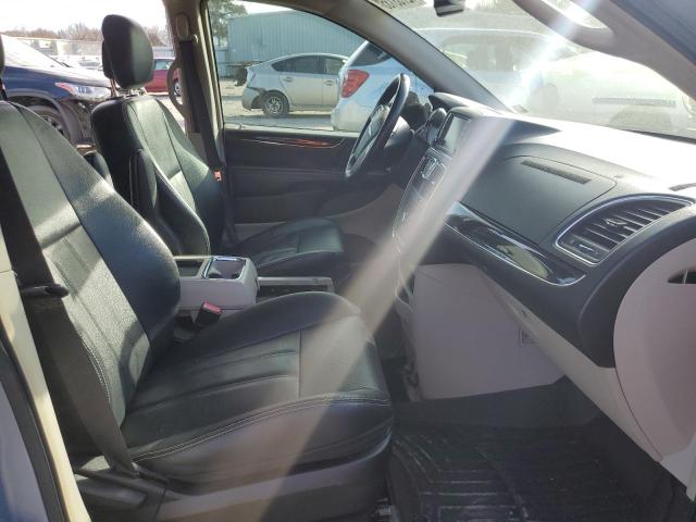 Photo 7 from auction – 2016 CHRYSLER TOWN & COU with VIN 2C4RC1BG1GR240348