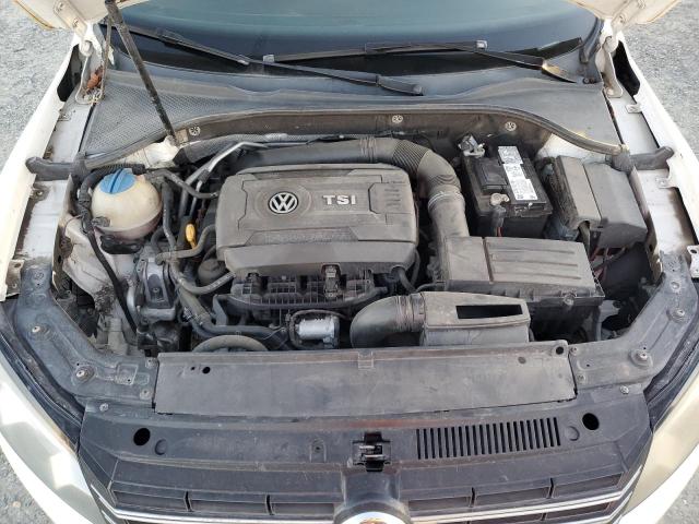 Photo 11 from auction – 2014 VOLKSWAGEN PASSAT S with VIN 1VWAS7A3XEC120150