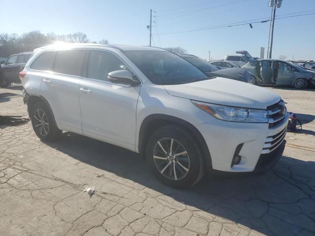 Photo 4 from auction – 2018 TOYOTA HIGHLANDER with VIN 5TDJZRFH6JS525154