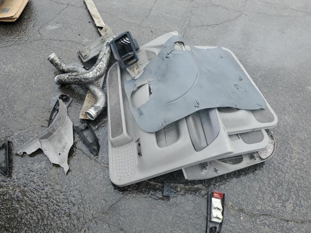Photo 13 from auction – 2001 FORD EXCURSION with VIN 1FMNU40F01EC44401
