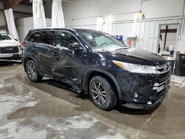 Photo 4 from auction – 2018 TOYOTA HIGHLANDER with VIN 5TDJZRFH2JS885764