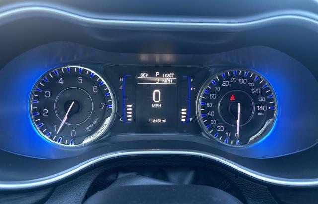 Photo 8 from auction – 2015 CHRYSLER 200 LIMITE with VIN 1C3CCCAB8FN680462