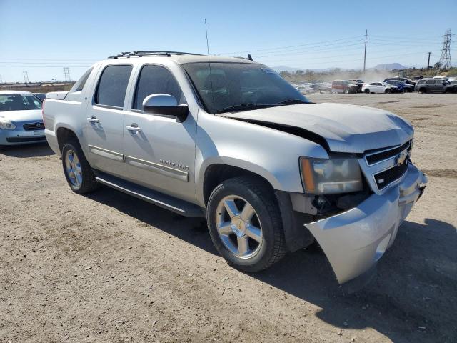 Photo 4 from auction – 2011 CHEVROLET AVALANCHE with VIN 3GNTKFE30BG327291