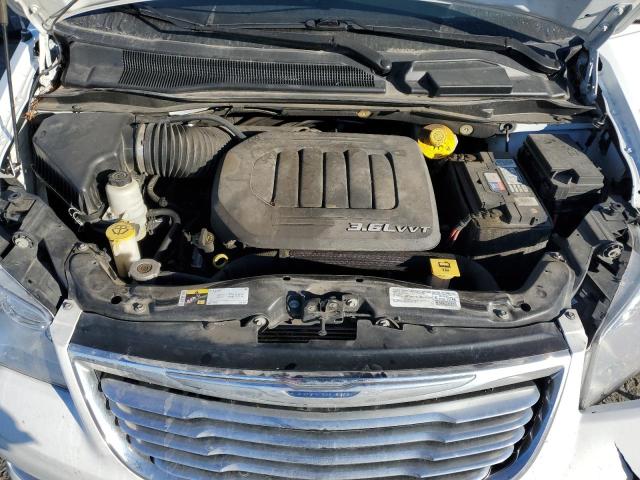 Photo 12 from auction – 2015 CHRYSLER TOWN & COU with VIN 2C4RC1CG5FR546515