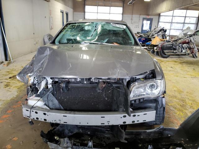 Photo 5 from auction – 2016 CHRYSLER 300C with VIN 2C3CCAKG0GH198464