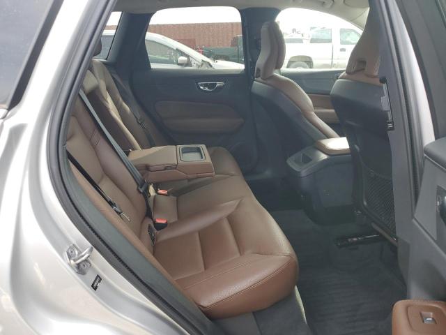 Photo 11 from auction – 2019 VOLVO XC60 T5 with VIN LYV102RK5KB214797