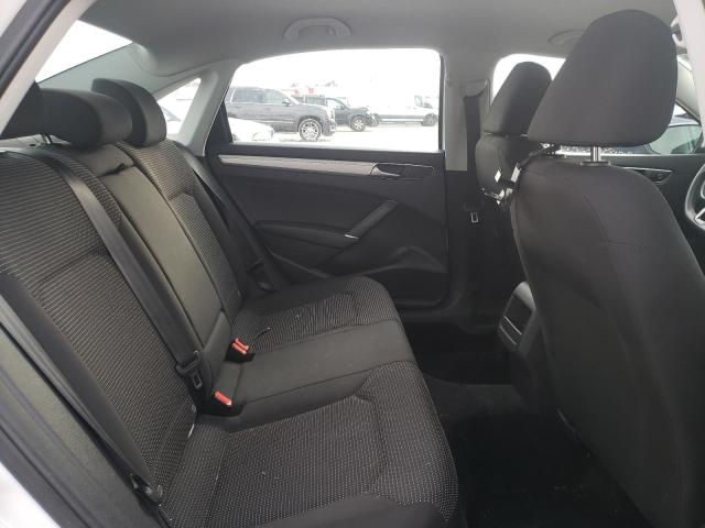 Photo 10 from auction – 2016 VOLKSWAGEN PASSAT S with VIN 1VWAT7A35GC015015