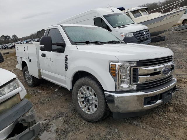Photo 4 from auction – 2019 FORD F350 SUPER with VIN 1FDBF3A67KEG49808