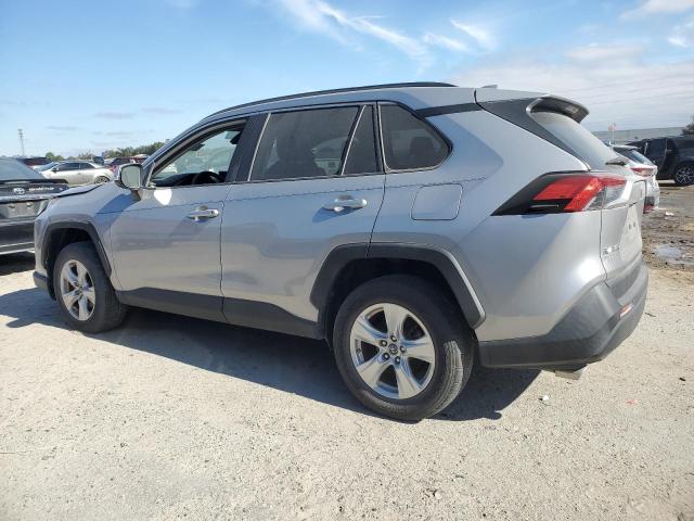 Photo 2 from auction – 2019 TOYOTA RAV4 XLE with VIN JTMW1RFV2KD016520