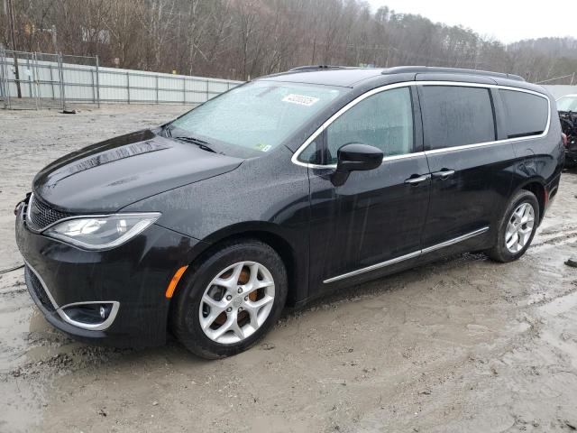 CHRYSLER PACIFICA T 2017 with VIN 2C4RC1BG4HR668593 - Photo from auction