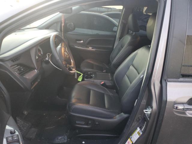 Photo 7 from auction – 2018 TOYOTA SIENNA SE with VIN 5TDXZ3DC0JS942543