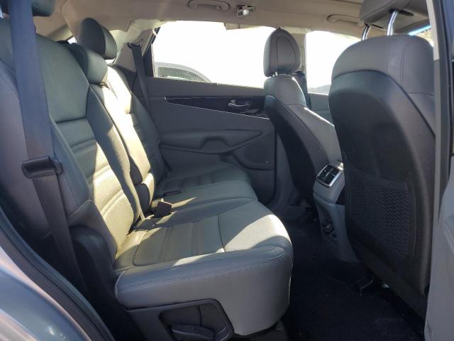 Photo 11 from auction – 2016 KIA SORENTO EX with VIN 5XYPH4A14GG055982