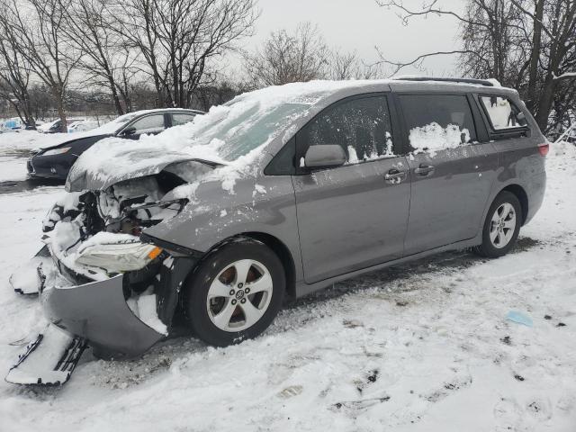 TOYOTA SIENNA LE 2018 with VIN 5TDKZ3DC4JS907983 - Photo from auction