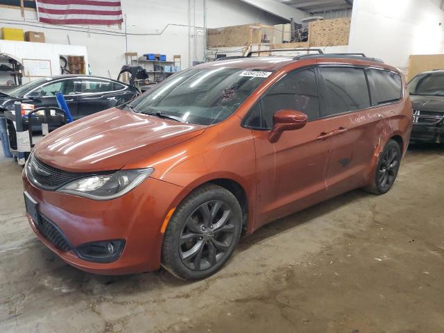 CHRYSLER PACIFICA T 2018 with VIN 2C4RC1EG0JR168206 - Photo from auction