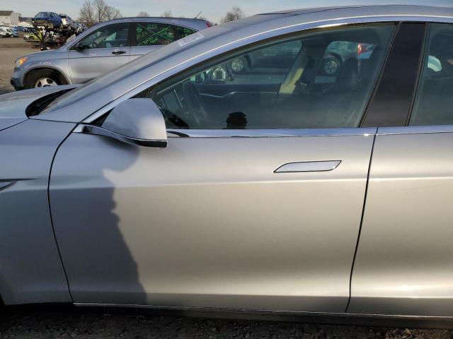 Photo 7 from auction – 2013 TESLA MODEL S with VIN 5YJSA1AG4DFP08282