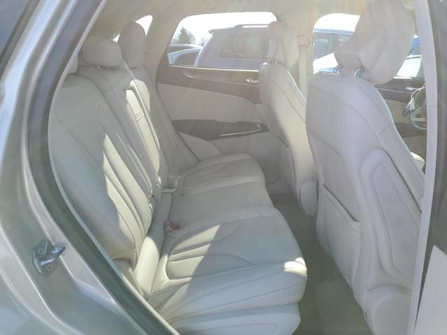 Photo 11 from auction – 2017 LINCOLN MKC RESERV with VIN 5LMCJ3D91HUL69290
