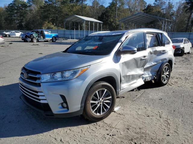 TOYOTA HIGHLANDER 2018 z numerem VIN 5TDKZRFH0JS540088 - Zdjęcie z aukcji