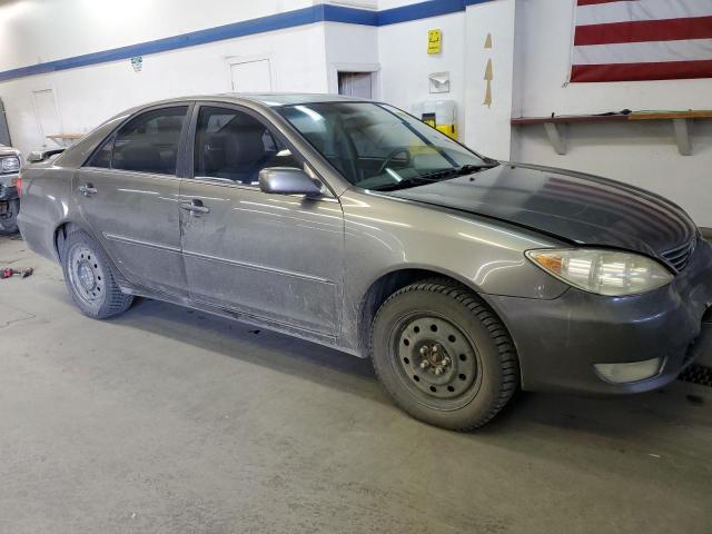 Photo 4 from auction – 2005 TOYOTA CAMRY LE with VIN JTDBE30K450313900