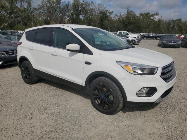 Photo 4 from auction – 2017 FORD ESCAPE SE with VIN 1FMCU9GD6HUE93021