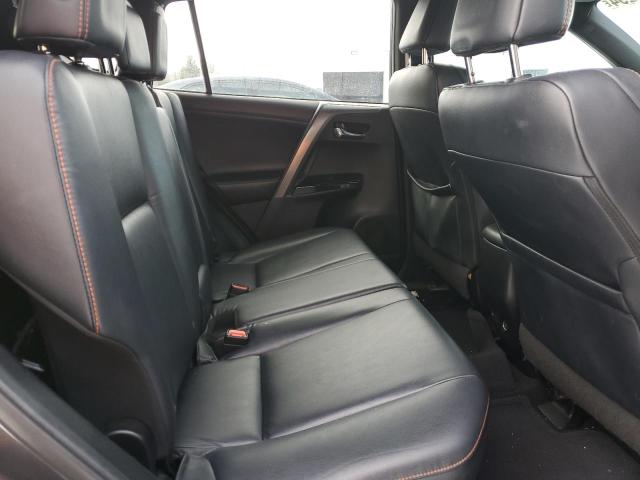 Photo 11 from auction – 2018 TOYOTA RAV4 SE with VIN 2T3JFREV0JW699106