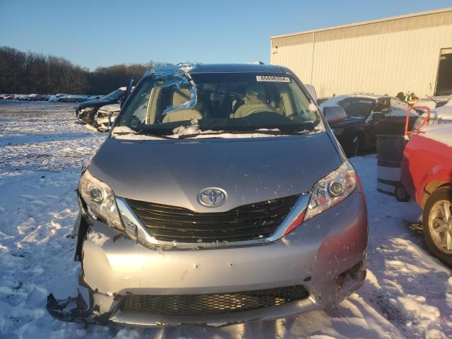 Photo 5 from auction – 2013 TOYOTA SIENNA LE with VIN 5TDKK3DC7DS282360