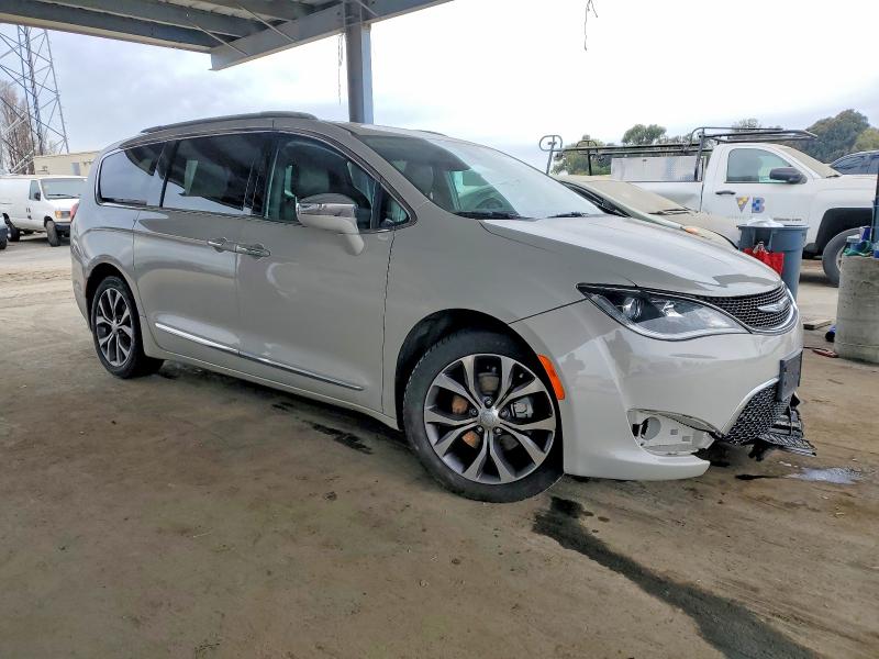 Photo 4 from auction – 2017 CHRYSLER PACIFICA L with VIN 2C4RC1GG3HR616316