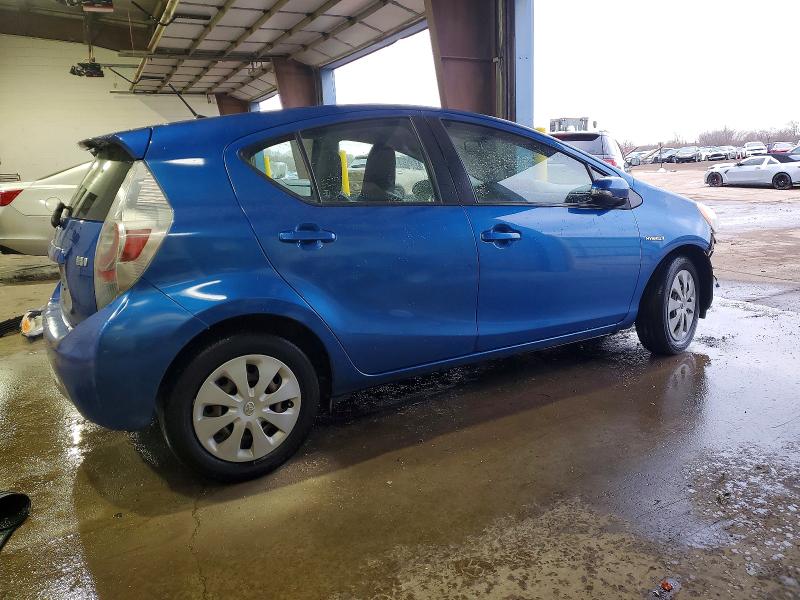Photo 3 from auction – 2013 TOYOTA PRIUS C with VIN JTDKDTB31D1552368