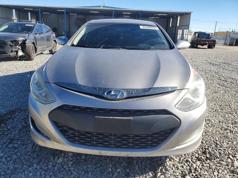 Photo 5 from auction – 2012 HYUNDAI SONATA with VIN KMHEC4A46CA035335