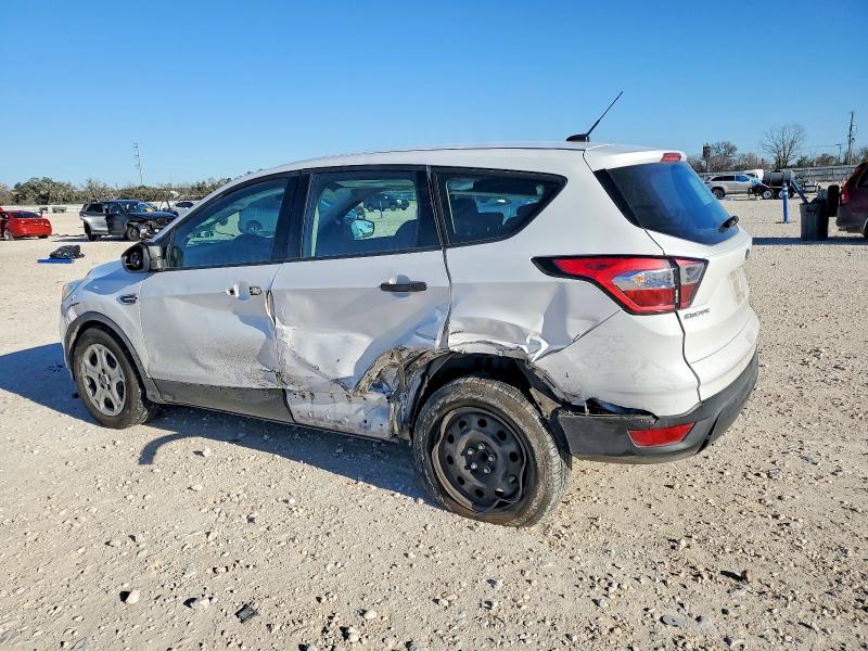 صورة رقم 2 من المزاد - 2017 FORD ESCAPE S مع VIN 1FMCU0F7XHUC79463