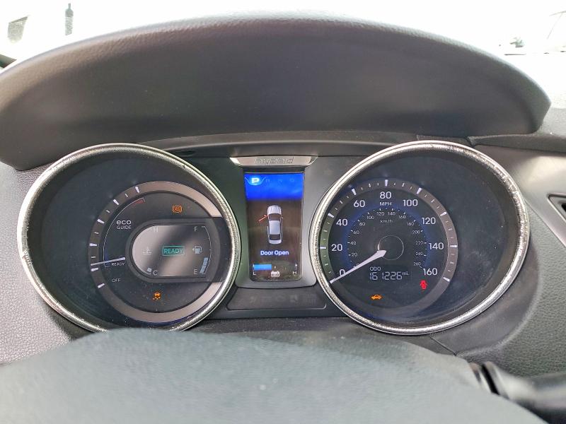 Photo 9 from auction – 2012 HYUNDAI SONATA HYB with VIN KMHEC4A40CA058366