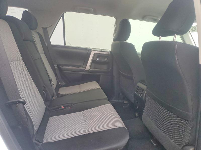 Photo 11 from auction – 2014 TOYOTA 4RUNNER SR with VIN JTEZU5JRXE5074053