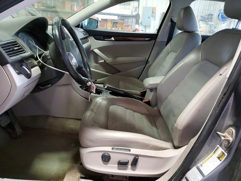 Photo 7 from auction – 2015 VOLKSWAGEN PASSAT SEL with VIN 1VWCV7A33FC047897