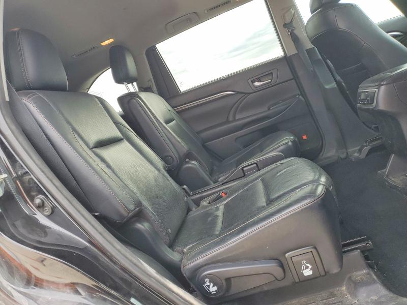 Photo 11 from auction – 2016 TOYOTA HIGHLANDER with VIN 5TDYKRFH4GS158184