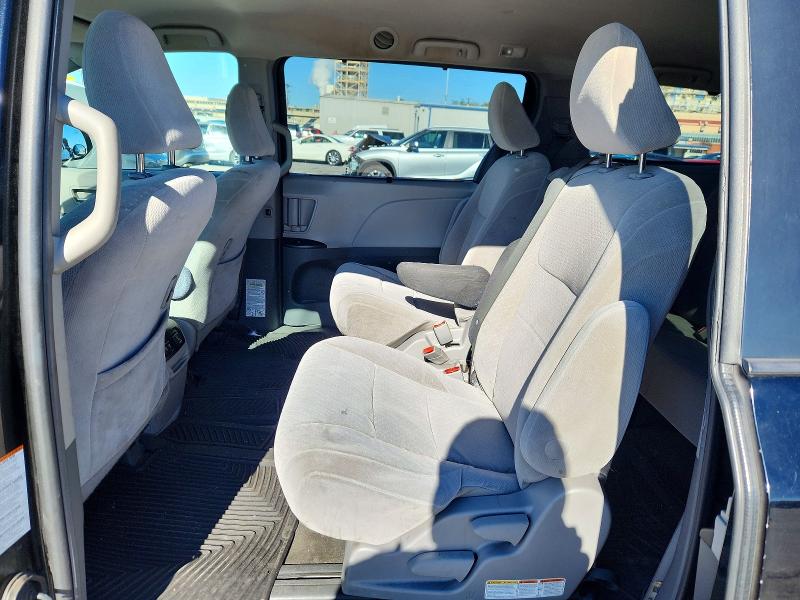 Photo 11 from auction – 2019 TOYOTA SIENNA with VIN 5TDKZ3DC7KS975244