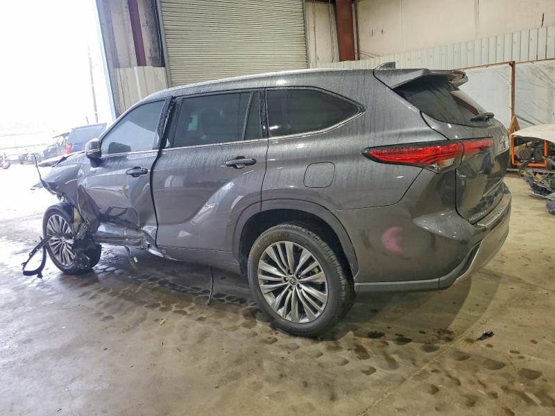 Photo 2 from auction – 2022 TOYOTA HIGHLANDER with VIN 5TDFARAH6NS012996