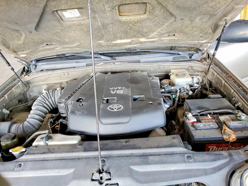 Photo 11 from auction – 2004 TOYOTA 4RUNNER SR with VIN JTEZU14R348015122