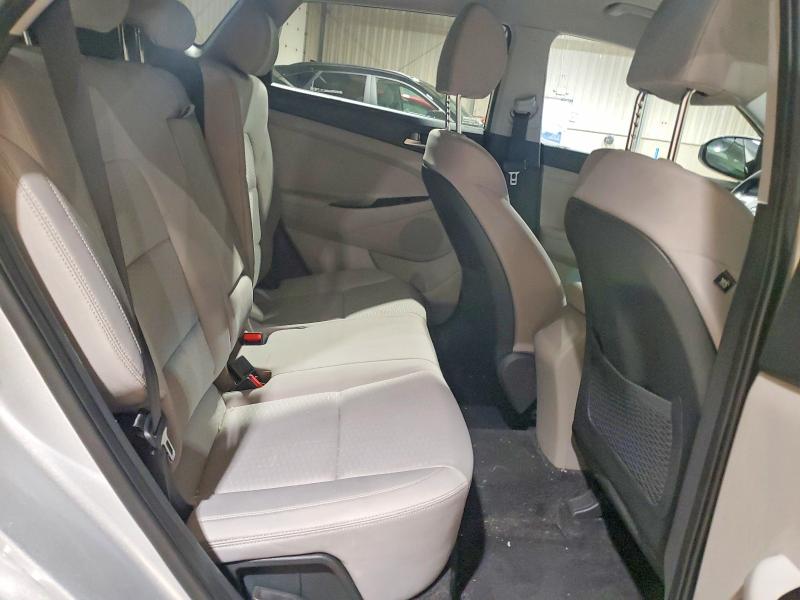 Photo 11 from auction – 2019 HYUNDAI TUCSON SE with VIN KM8J2CA4XKU858424