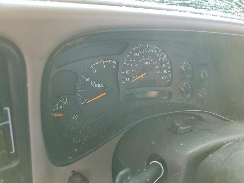 Photo 9 from auction – 2005 CHEVROLET SILVERADO with VIN 1GCHK23205F947338