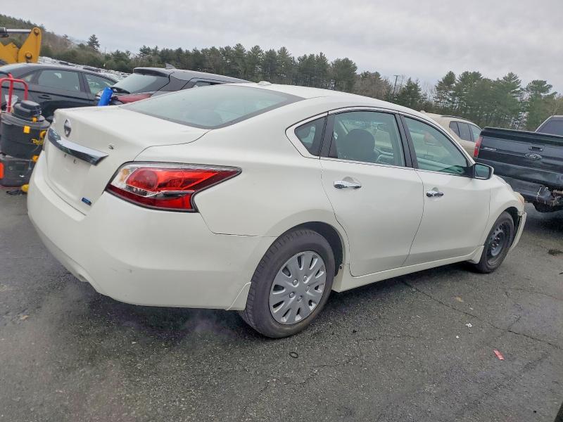 Photo 3 from auction – 2015 NISSAN ALTIMA 2.5 with VIN 1N4AL3APXFN330674