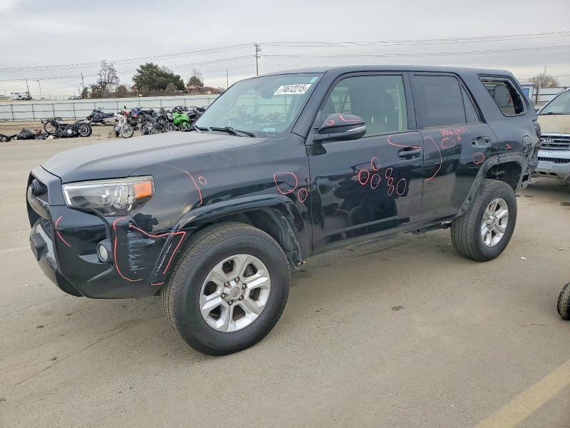 TOYOTA 4RUNNER SR 2015 with VIN JTEBU5JR5F5263955 - Photo from auction