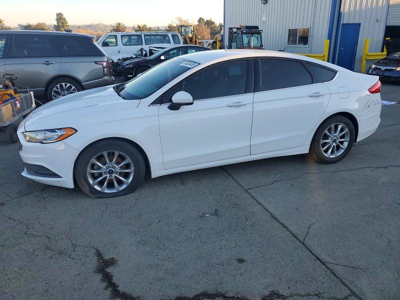 FORD FUSION SE 2017 with VIN 3FA6P0H77HR180635 - Photo from auction