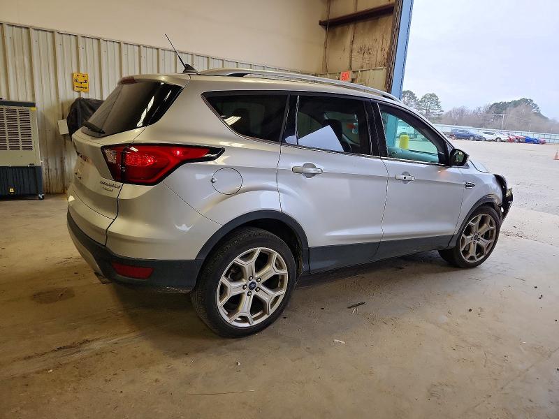 صورة رقم 3 من المزاد - 2019 FORD ESCAPE مع VIN 1FMCU0J92KUC20231