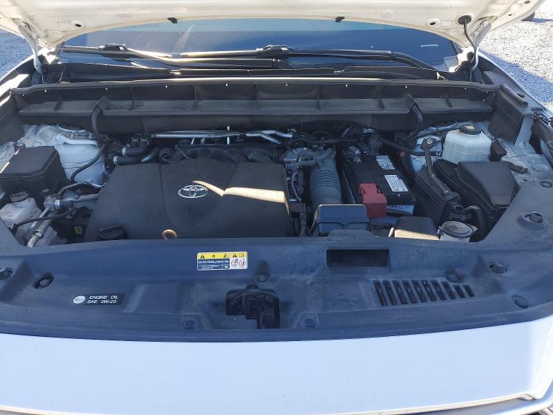 Photo 11 from auction – 2022 TOYOTA HIGHLANDER with VIN 5TDCZRAH7NS556872