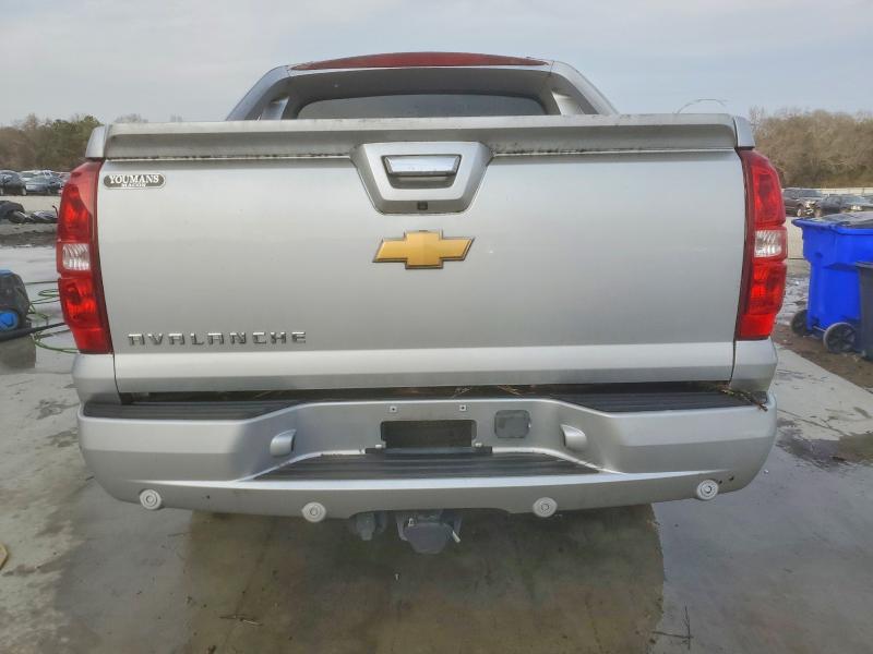 Photo 6 from auction – 2013 CHEVROLET AVALANCHE with VIN 3GNTKFE74DG196968