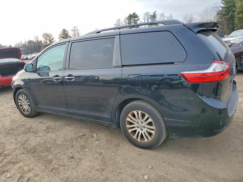 Photo 2 from auction – 2017 TOYOTA SIENNA with VIN 5TDYZ3DC1HS812513