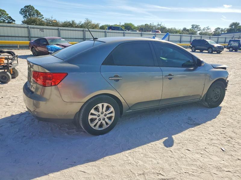 Photo 3 from auction – 2013 KIA FORTE EX with VIN KNAFU4A24D5646394