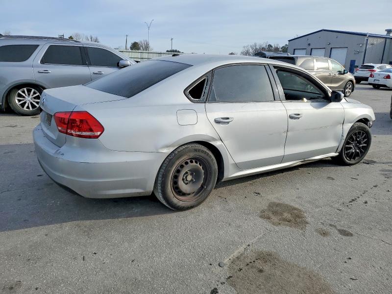 Photo 3 from auction – 2013 VOLKSWAGEN PASSAT S with VIN 1VWAP7A37DC059873