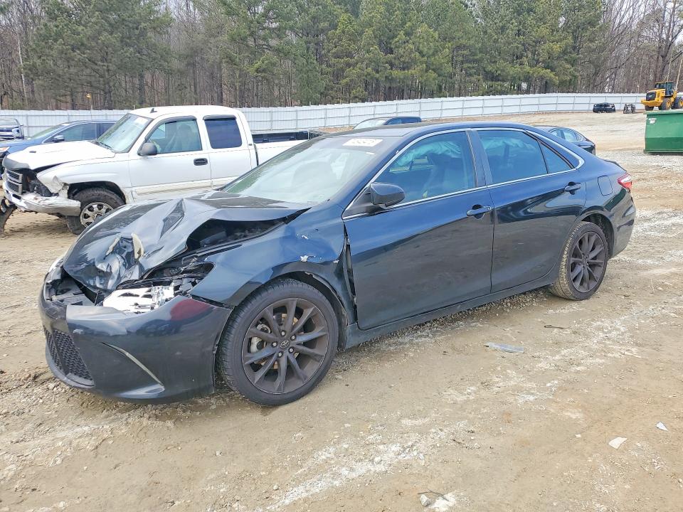 TOYOTA CAMRY LE 2015 with VIN 4T1BF1FK8FU026705 - Photo from auction